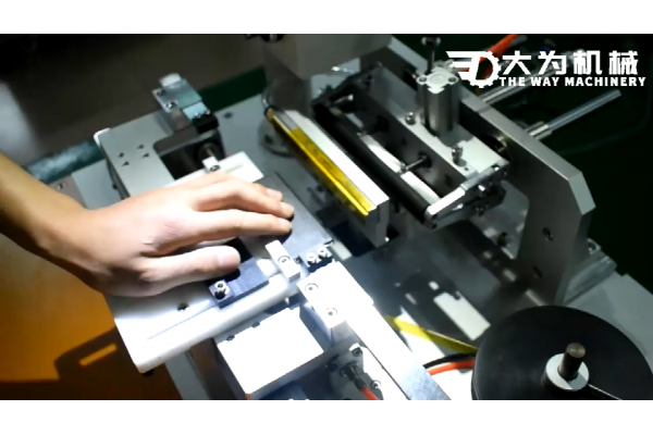 電子蓋板轉(zhuǎn)角貼標(biāo)-半自動